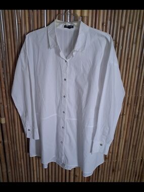 Eileen Fisher White Relaxed Button-Front Blouse